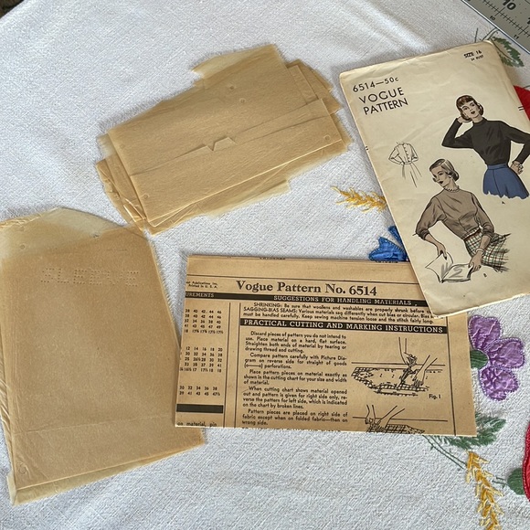 Vogue Pattern 6514, fitted tuck-in blouse w high neck pattern ca 1940s, bust 34 - Picture 7 of 10